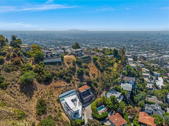 8655 Hillside Avenue, Los Angeles CA 90069