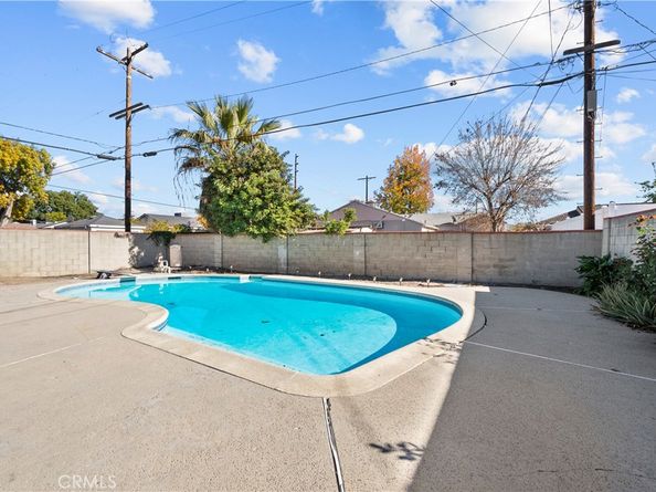 6556 Satsuma, North Hollywood CA 91606