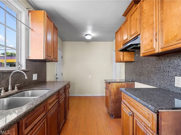 6556 Satsuma, North Hollywood CA 91606