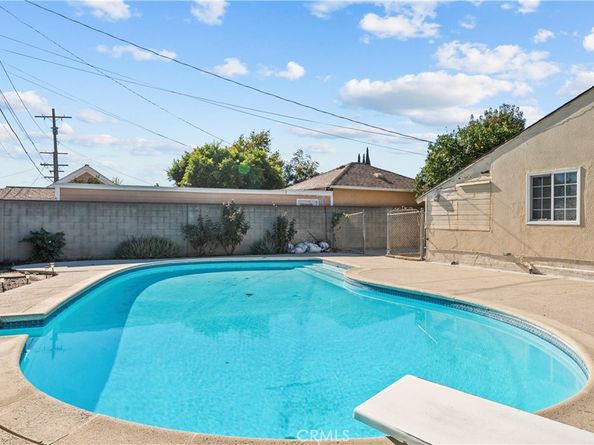 6556 Satsuma, North Hollywood CA 91606