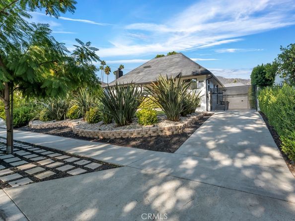 1911 W Kenneth Rd, Glendale CA 91201