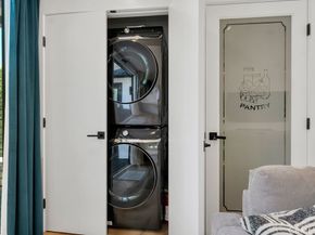 1911 W Kenneth Rd, Glendale CA 91201