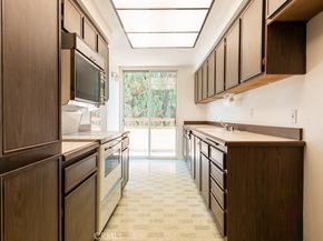 14530 Benefit Street 205, Sherman Oaks CA 91403