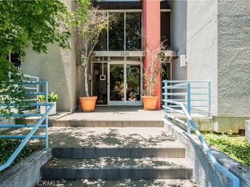 5151 Balboa Boulevard