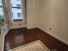 215 W 7th Street 411, Los Angeles CA 90014