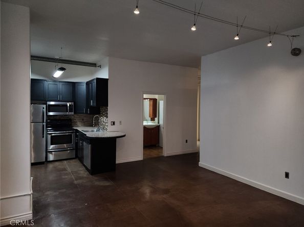 215 W 7th Street 411, Los Angeles CA 90014