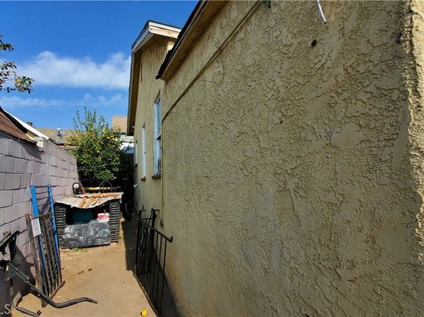 1713 S Berendo Street, Los Angeles CA 90006