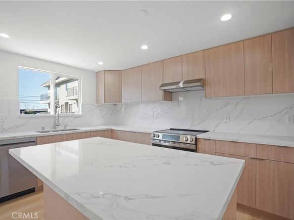 7726 Laurel Canyon Boulevard, North Hollywood CA 91605