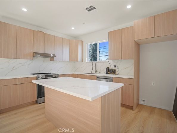 7726 Laurel Canyon Boulevard, North Hollywood CA 91605