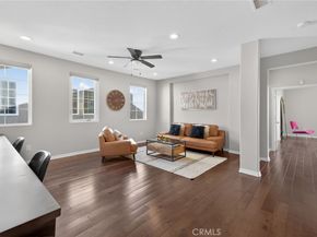 20800 Campania, Porter Ranch CA 91326