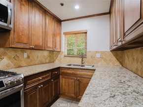 7319 Hazeltine Avenue 4, Van Nuys CA 91405