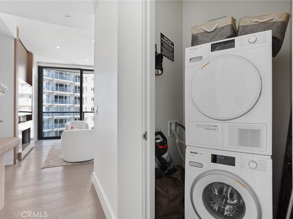 211 W Elm Court 3C, Los Angeles CA 90067
