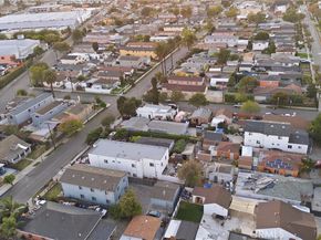 907 E 109th Place, Los Angeles CA 90059