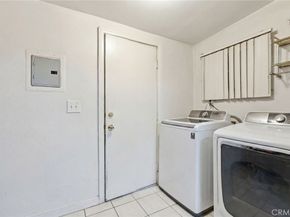 907 E 109th Place, Los Angeles CA 90059