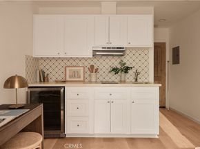 6652 Hough Street, Los Angeles CA 90042