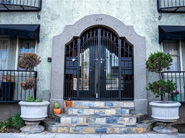 219 Redondo Avenue, Long Beach CA 90803