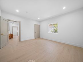 1676 W 24th, Los Angeles CA 90007