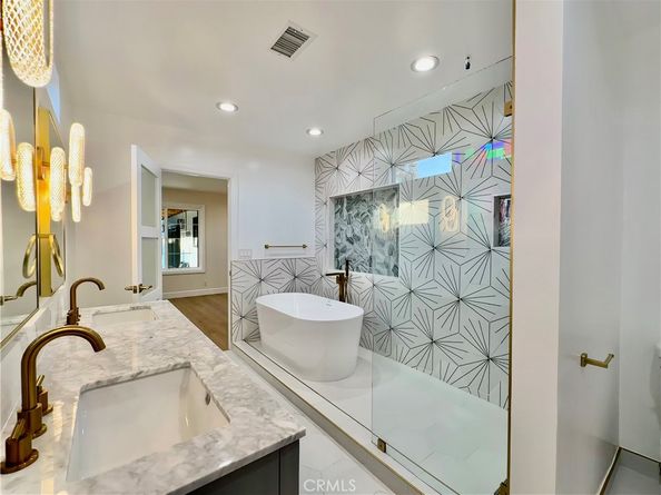3605 Lomina Avenue, Long Beach CA 90808
