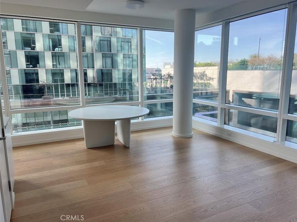 877 Francisco St #728, Los Angeles CA 90017