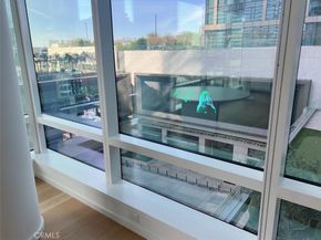 877 Francisco St #728, Los Angeles CA 90017