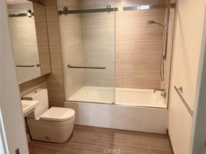 877 Francisco St #728, Los Angeles CA 90017