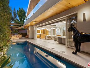 4005 Dixie Canyon Avenue, Sherman Oaks CA 91423