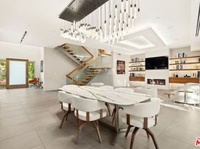 4005 Dixie Canyon Avenue, Sherman Oaks CA 91423
