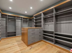 4005 Dixie Canyon Avenue, Sherman Oaks CA 91423