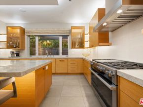 4005 Dixie Canyon Avenue, Sherman Oaks CA 91423
