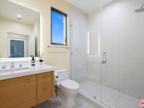 4005 Dixie Canyon Avenue, Sherman Oaks CA 91423