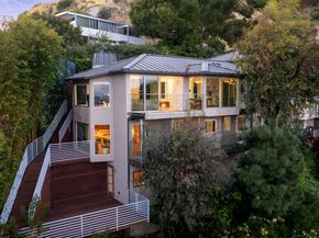 7944 Fareholm Drive, Los Angeles CA 90046