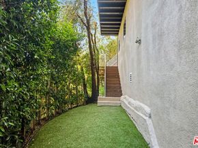 7944 Fareholm Drive, Los Angeles CA 90046