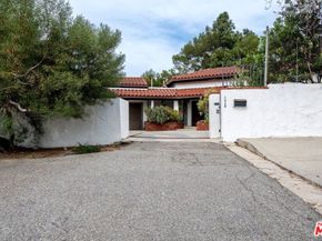 1458 Sutherland Street, Los Angeles CA 90026