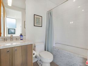 2325 Cloy Avenue, Venice CA 90291