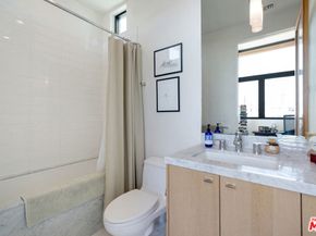 2325 Cloy Avenue, Venice CA 90291