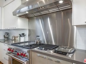 2325 Cloy Avenue, Venice CA 90291