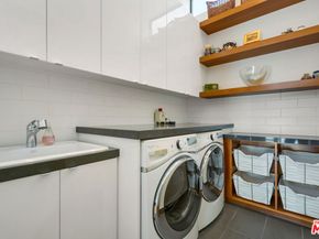 2325 Cloy Avenue, Venice CA 90291