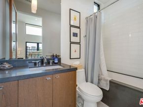 2325 Cloy Avenue, Venice CA 90291