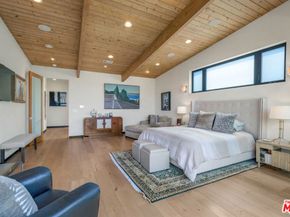 2325 Cloy Avenue, Venice CA 90291