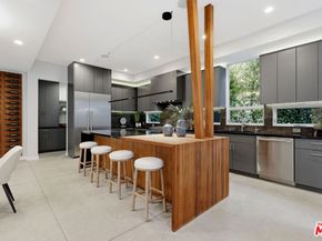 3613 Redwood Avenue, Los Angeles CA 90066
