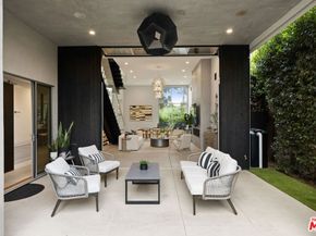 3613 Redwood Avenue, Los Angeles CA 90066