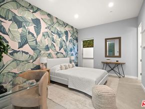 3613 Redwood Avenue, Los Angeles CA 90066