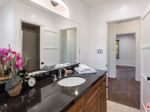 12041 Hartsook Street, Valley Village CA 91607