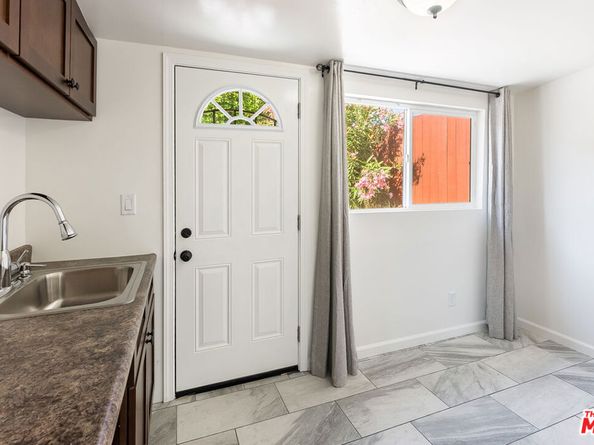 12041 Hartsook Street, Valley Village CA 91607