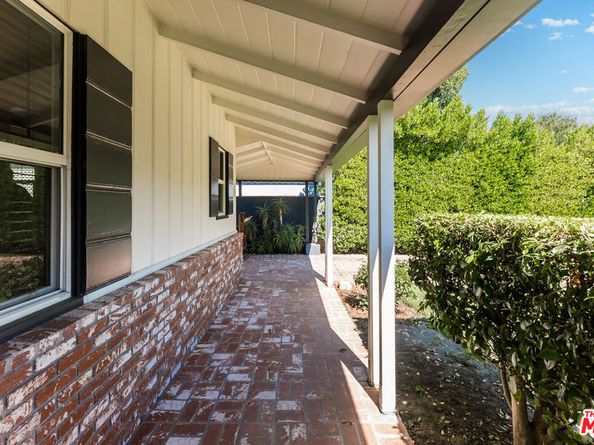 12041 Hartsook Street, Valley Village CA 91607