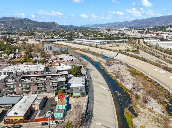 3051 N Coolidge Avenue, Los Angeles CA 90039