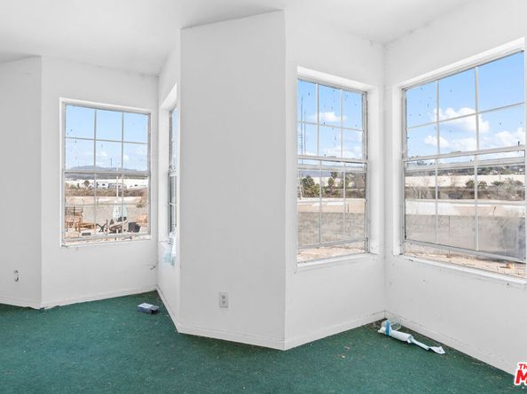 3051 N Coolidge Avenue, Los Angeles CA 90039