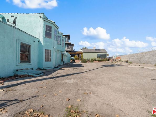 3051 N Coolidge Avenue, Los Angeles CA 90039