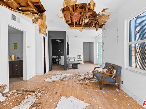 3051 N Coolidge Avenue, Los Angeles CA 90039