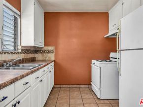 1050 N Laurel Avenue, West Hollywood CA 90046